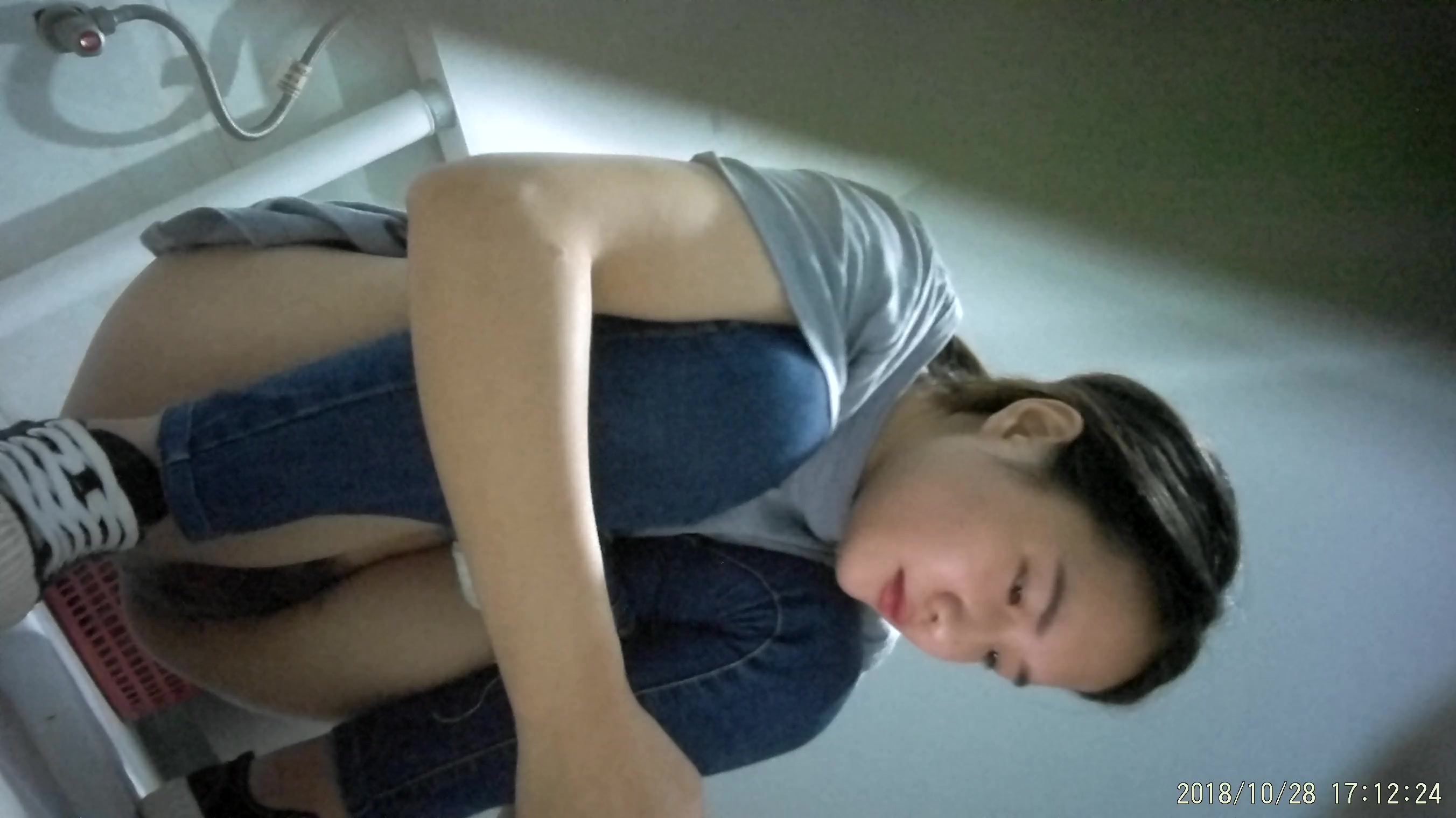 穿白色透明内极致女神完美身材和肥唇嫩穴让人疯狂